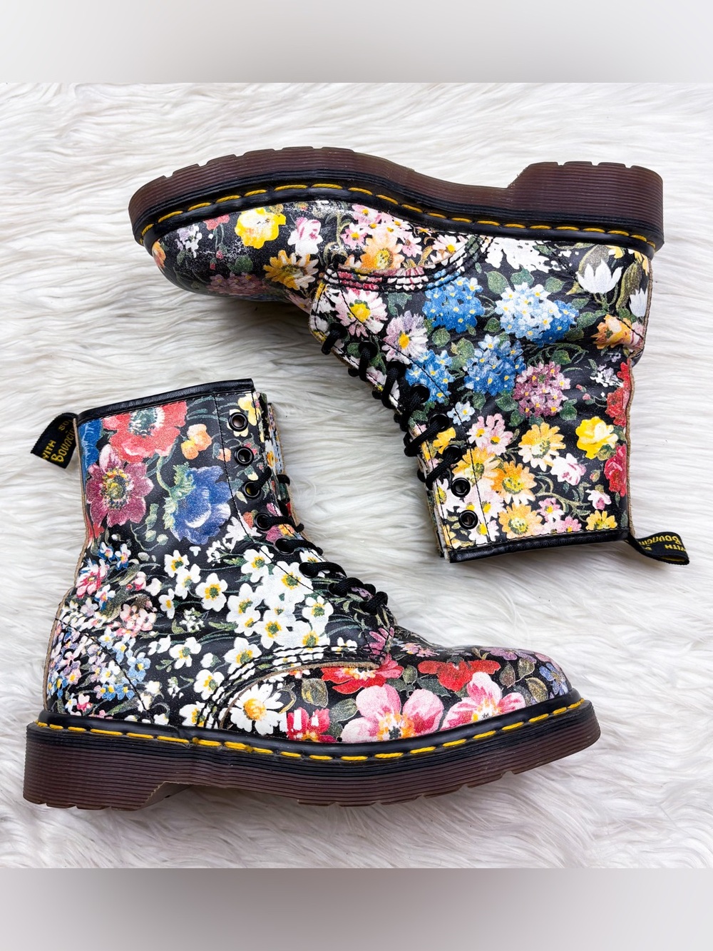 Dr. Martens Made in England 90s Sienna Miller Wanderlust Floral 1460 Pascal Boot - Picture 1 of 12